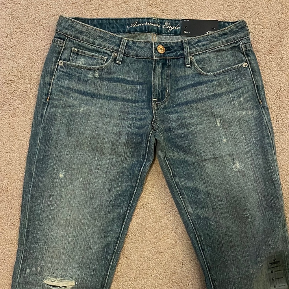 NWT AE light wash skinny jeans, size 6